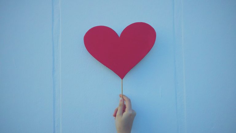 Herzmeditation für mehr Mitgefühl mit Buchtipp